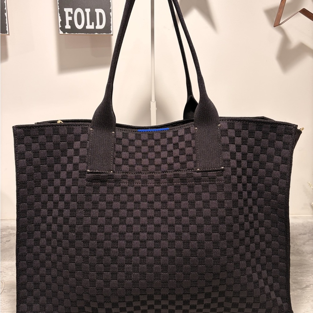 Rothy’s Classic Tote-Black Sands